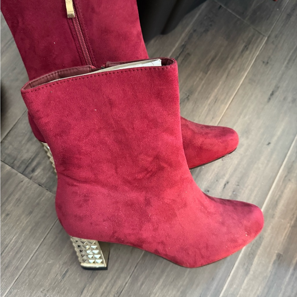 Elegant Red Suede Ankle Boots